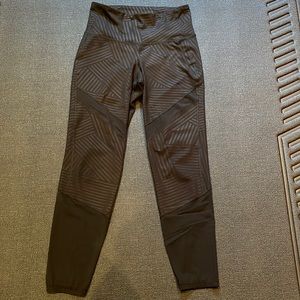 Black and mesh old navy workout leggings. Size small